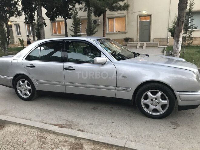 Mercedes E 230 1997, 327,000 km - 2.3 l - Sumqayıt