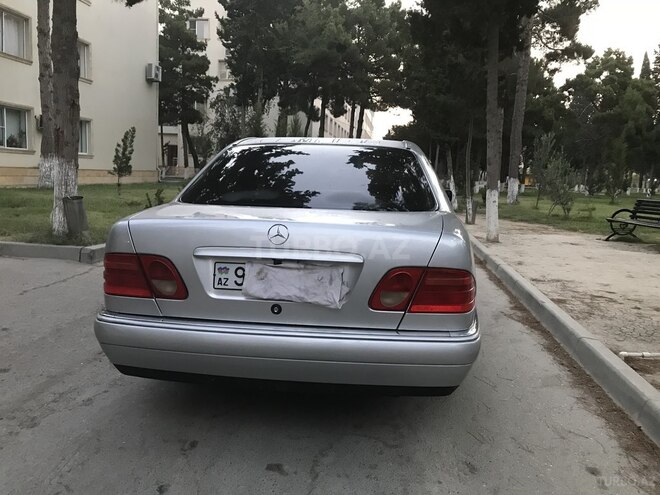 Mercedes E 230 1997, 327,000 km - 2.3 l - Sumqayıt
