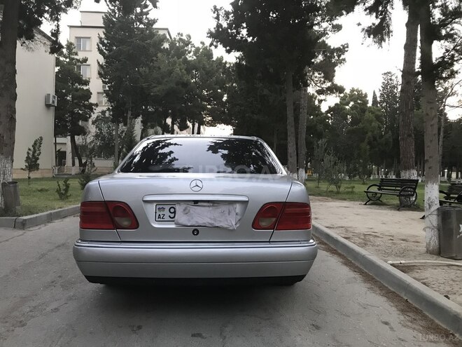 Mercedes E 230 1997, 327,000 km - 2.3 l - Sumqayıt