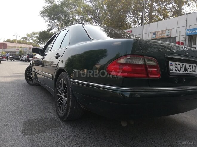 Mercedes E 240 1998, 316,000 km - 2.6 л - Bərdə