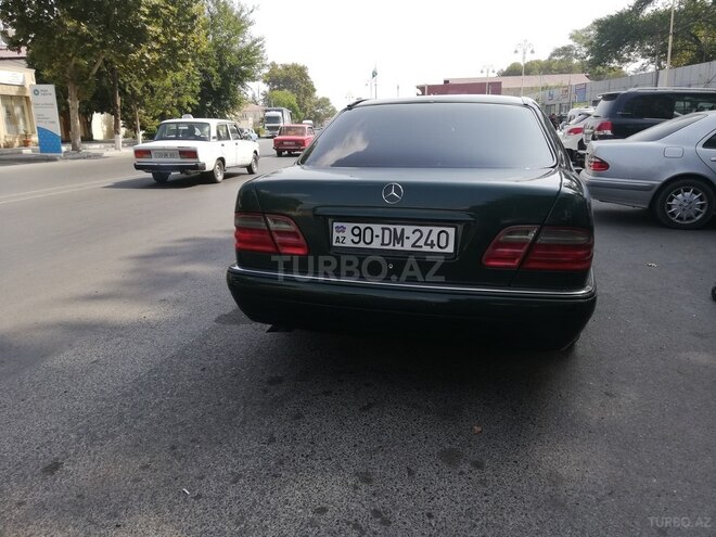 Mercedes E 240 1998, 316,000 km - 2.6 л - Bərdə