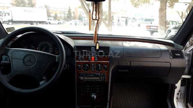 Mercedes C 220 1995, 260,000 km - 2.2 l - Sumqayıt
