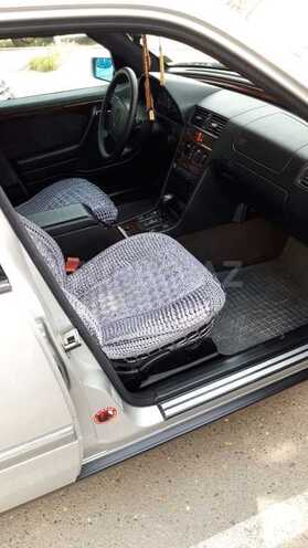Mercedes C 220 1995, 260,000 km - 2.2 l - Sumqayıt