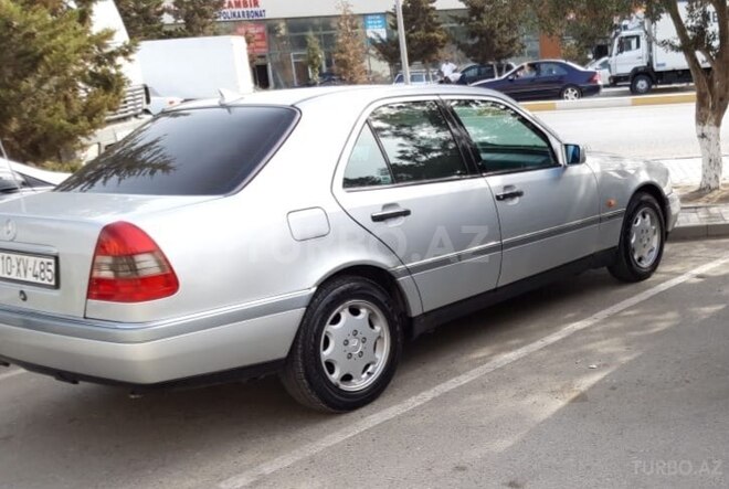Mercedes C 220 1995, 260,000 km - 2.2 l - Sumqayıt
