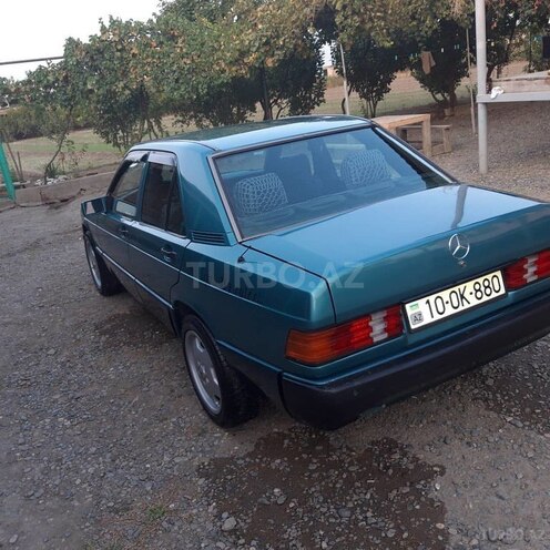 Mercedes 190 1990, 250,000 km - 2.0 l - Yevlax