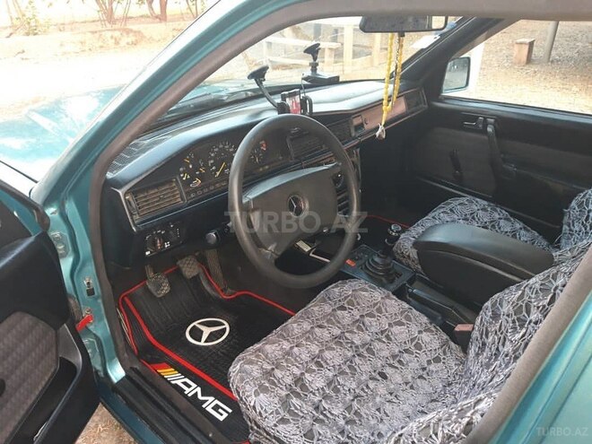 Mercedes 190 1990, 250,000 km - 2.0 l - Yevlax