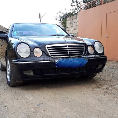 Mercedes E 240 2000, 228,500 km - 2.6 l - Liman