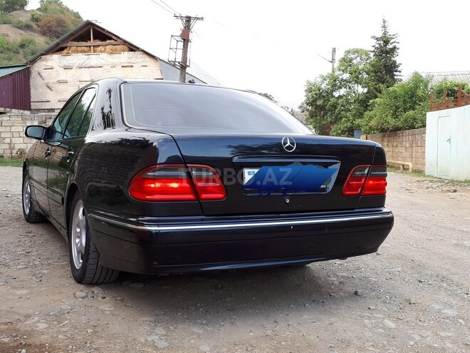 Mercedes E 240 2000, 228,500 km - 2.6 l - Liman