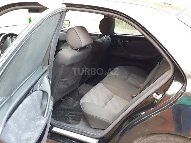 Mercedes E 240 2000, 228,500 km - 2.6 l - Liman