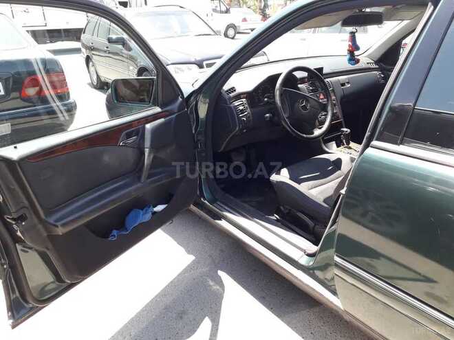 Mercedes E 240 1998, 223,000 km - 0.2 l - Bakı