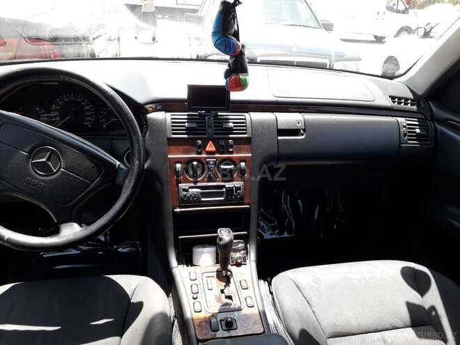 Mercedes E 240 1998, 223,000 km - 0.2 l - Bakı