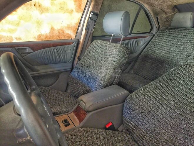 Mercedes E 320 2000, 380,000 km - 3.2 l - Bakı
