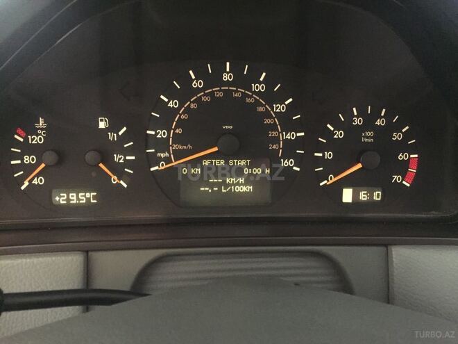 Mercedes E 320 2000, 380,000 km - 3.2 l - Bakı