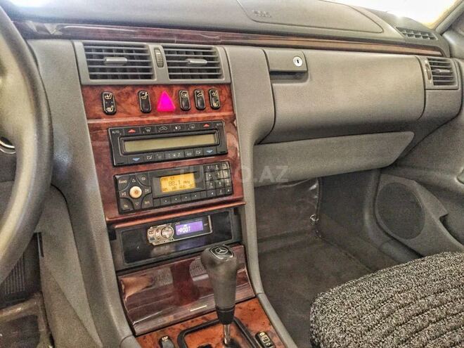 Mercedes E 320 2000, 380,000 km - 3.2 l - Bakı