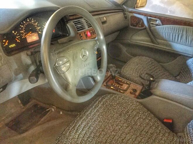Mercedes E 320 2000, 380,000 km - 3.2 l - Bakı
