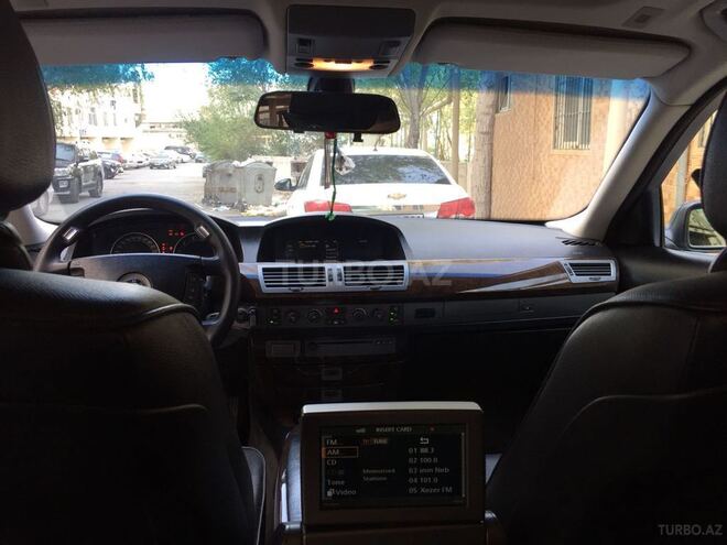 BMW 745 2004, 230,000 km - 4.4 l - Bakı