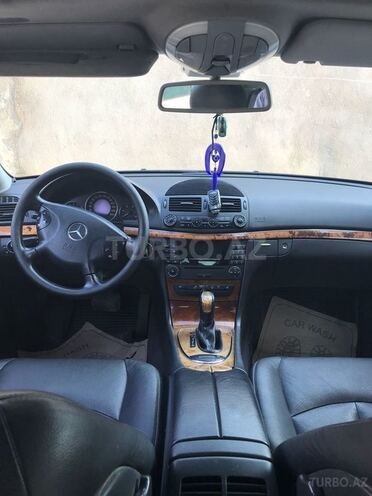 Mercedes E 220 2003, 223,280 km - 2.2 l - Bakı