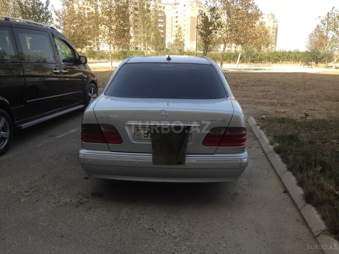 Mercedes E 240 2002, 217,500 km - 2.6 l - Xırdalan