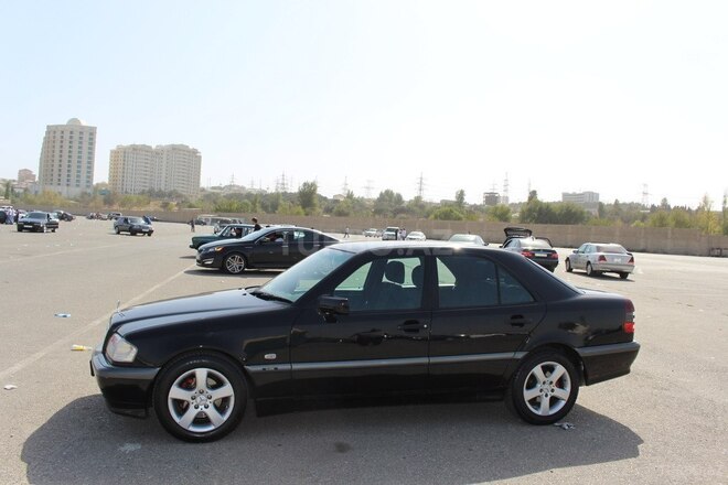 Mercedes C 240 1998, 291,000 km - 2.6 l - Bakı