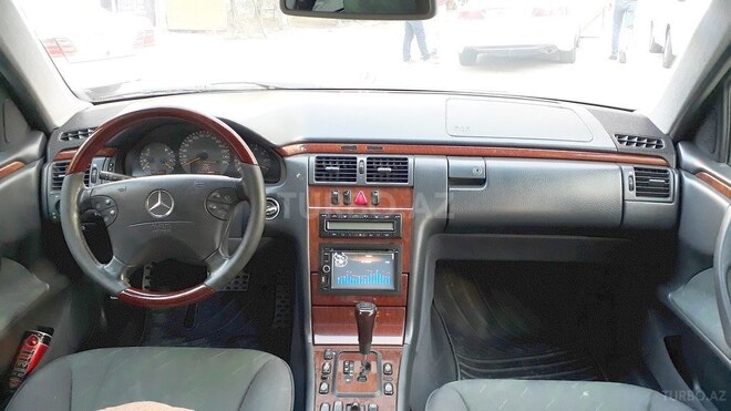 Mercedes E 280 2000, 300,000 km - 2.8 l - Bakı