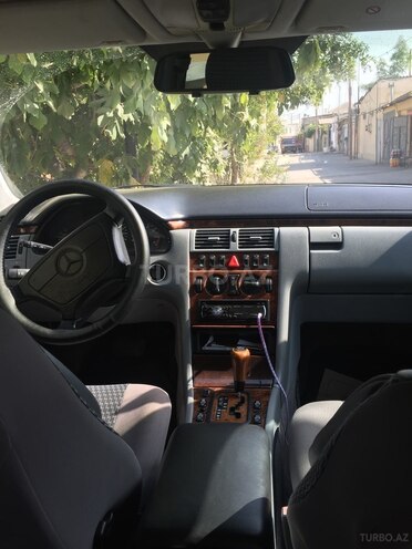 Mercedes E 280 1998, 274,000 km - 2.8 l - Bakı