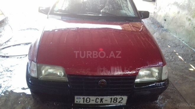Opel Omega 1988, 350,000 km - 1.2 l - Gəncə