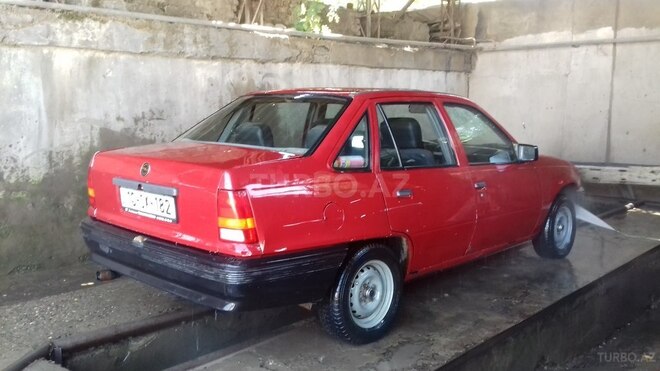 Opel Omega 1988, 350,000 km - 1.2 l - Gəncə