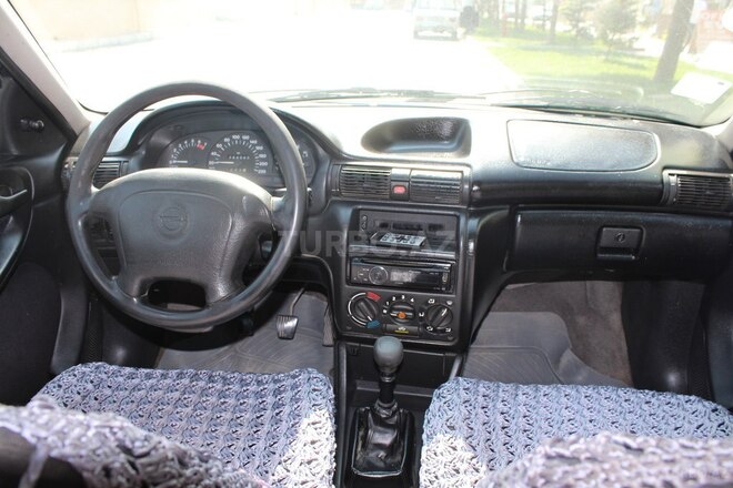 Opel Astra 1995, 294,000 km - 1.6 l - Bakı