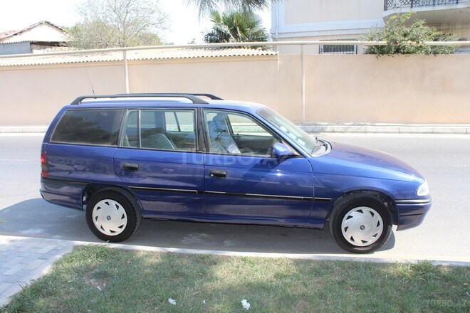 Opel Astra 1995, 294,000 km - 1.6 l - Bakı