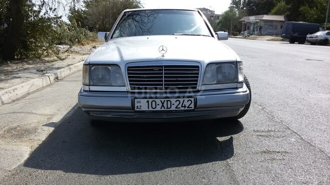 Mercedes E 220 1993, 231,421 km - 2.2 l - Bakı