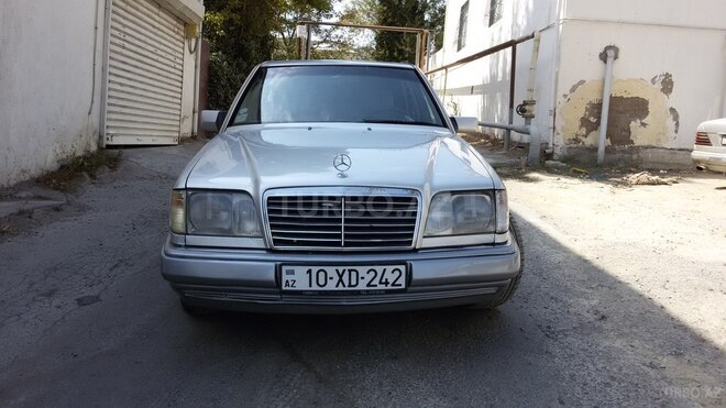 Mercedes E 220 1993, 231,421 km - 2.2 l - Bakı