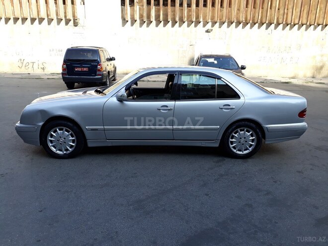 Mercedes E 270 2000, 230,400 km - 2.7 l - Bakı