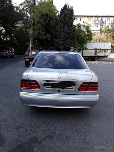 Mercedes E 270 2000, 230,400 km - 2.7 l - Bakı