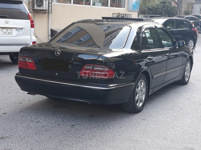 Mercedes E 320 2001, 289,463 km - 3.2 l - Bakı
