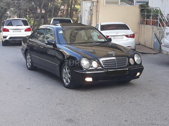 Mercedes E 320 2001, 289,463 km - 3.2 l - Bakı