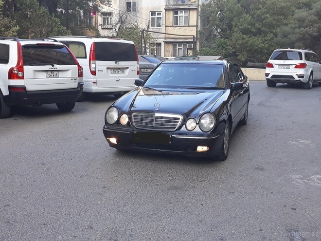 Mercedes E 320 2001, 289,463 km - 3.2 l - Bakı