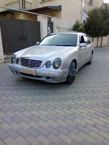 Mercedes E 220 2000, 231,226 km - 2.2 l - Bakı
