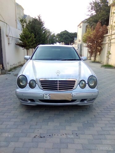 Mercedes E 220 2000, 231,226 km - 2.2 l - Bakı
