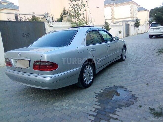 Mercedes E 220 2000, 231,226 km - 2.2 l - Bakı