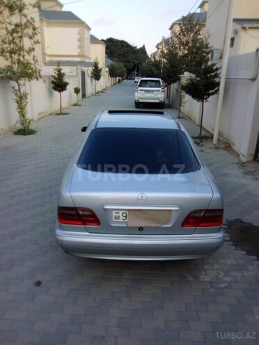 Mercedes E 220 2000, 231,226 km - 2.2 l - Bakı