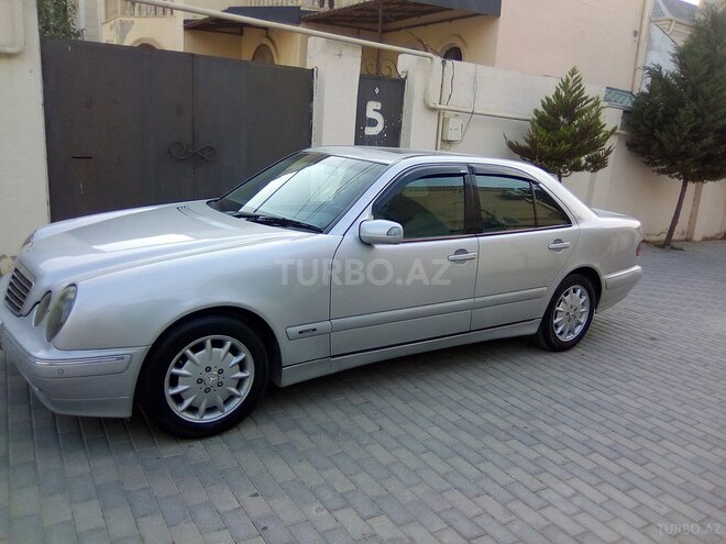 Mercedes E 220 2000, 231,226 km - 2.2 l - Bakı