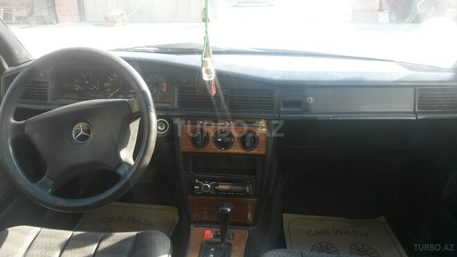 Mercedes 190 1992, 423,000 km - 2.0 л - Sumqayıt