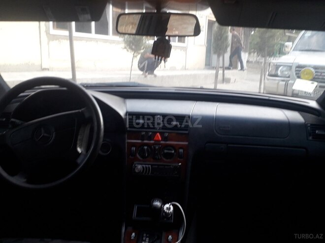 Mercedes C 200 1998, 215,000 km - 2.0 l - Sumqayıt