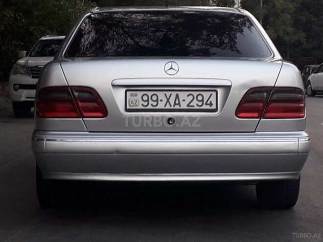 Mercedes E 270 2001, 230,000 km - 2.7 l - Bakı