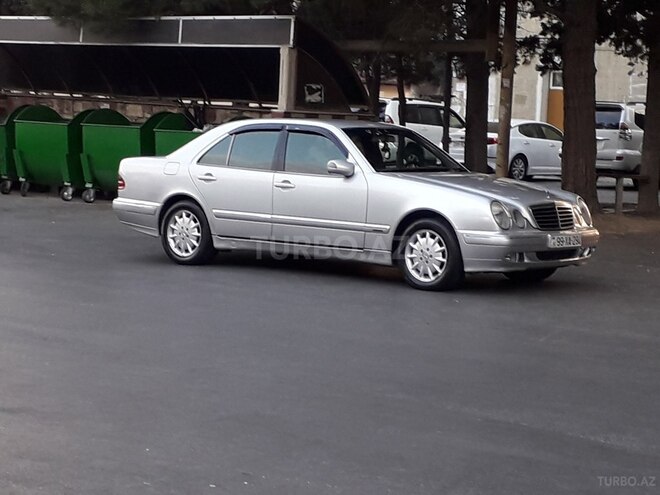Mercedes E 270 2001, 230,000 km - 2.7 l - Bakı