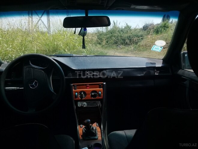 Mercedes E 200 1995, 212,000 km - 2.0 l - Zərdab