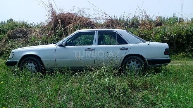 Mercedes E 200 1995, 212,000 km - 2.0 l - Zərdab