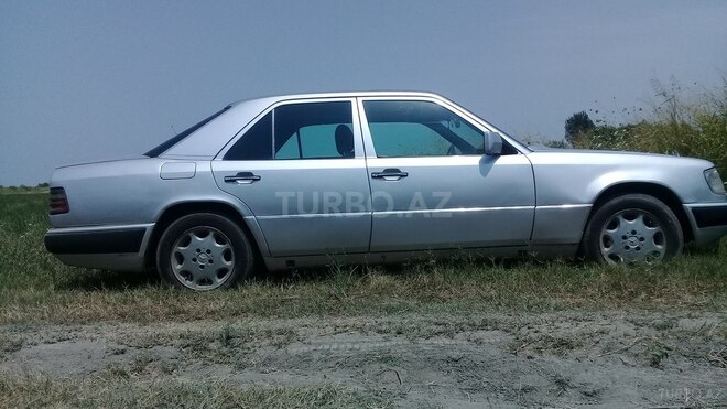Mercedes E 200 1995, 212,000 km - 2.0 l - Zərdab