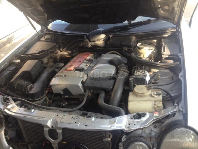 Mercedes E 200 2001, 341,128 km - 2.0 l - Bakı