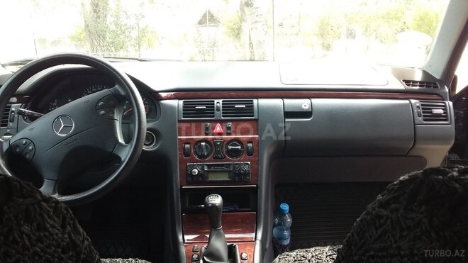 Mercedes E 200 1999, 247,000 km - 2.0 l - Göyçay